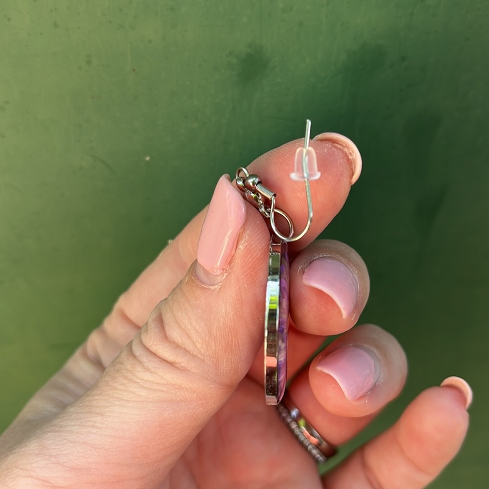 New Handmade Dried and Pressed Flower Resin Disk Earrings - Picture 13 of 17